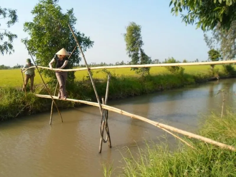 Mơ thấy đi qua cầu là điềm gì, đánh con gì thắng lớn? 13 Giấc mơ khi thấy một mình đi qua cầu khỉ