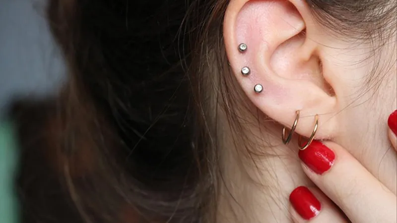 Mơ thấy xỏ lỗ tai đánh đề số nào trúng tiền tỷ thỏa sức mua sắm? 8 Giấc mơ thấy xỏ lỗ tai là dấu hiệu cho thấy người mộng sẽ thu về nhiều may mắn